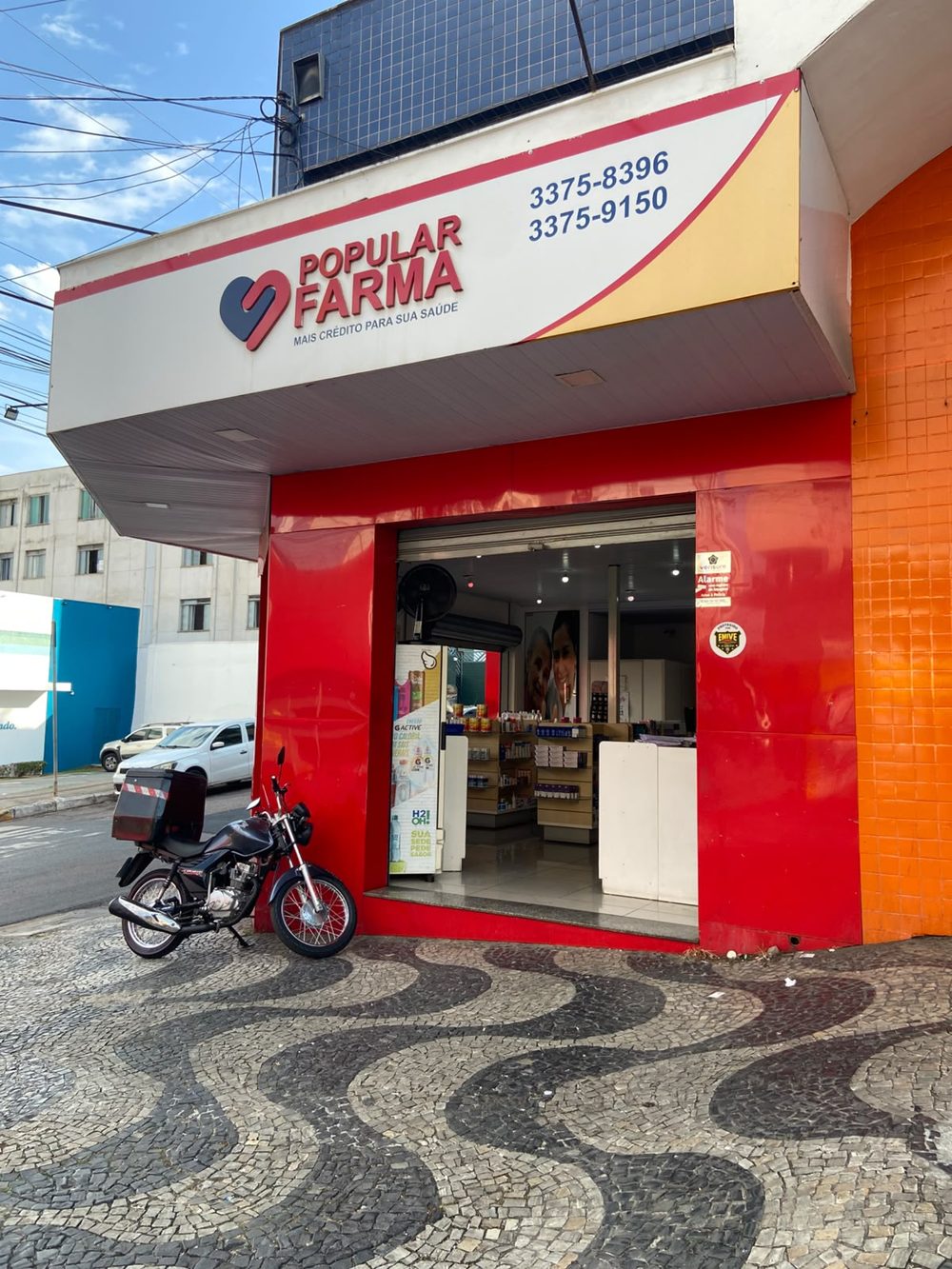Entrada da Popular Farma